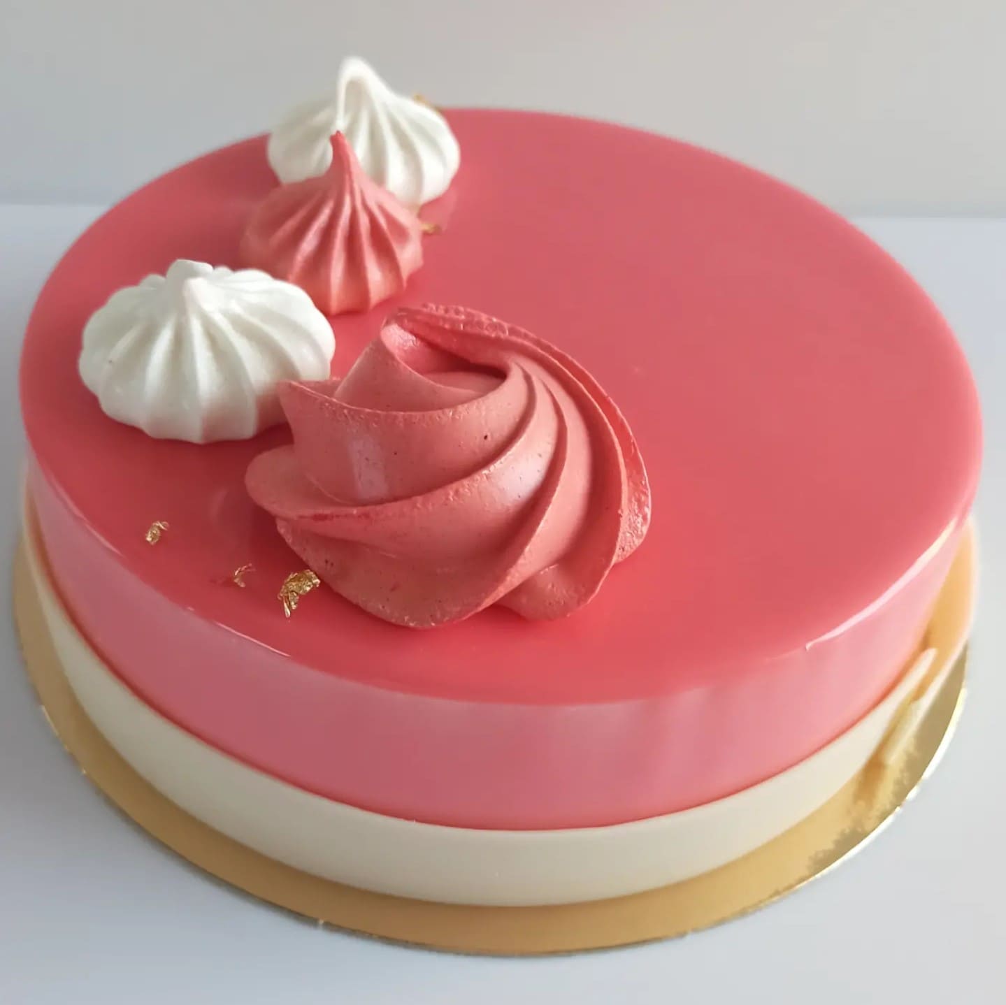 L Entremets Vanille Framboise Hopa Patisserie